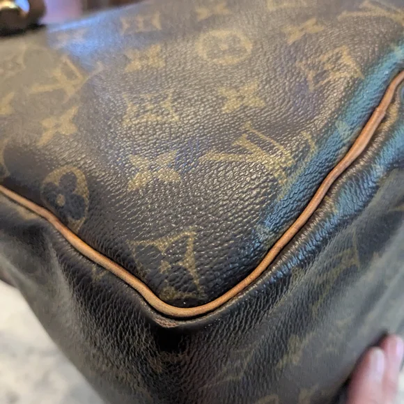 Louis Vuitton Monogram Canvas Speedy 30 - Picture 9 of 16